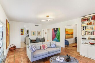 260 Oleander Ave-Unit -E1 in Palm Beach, FL - Foto de edificio - Building Photo