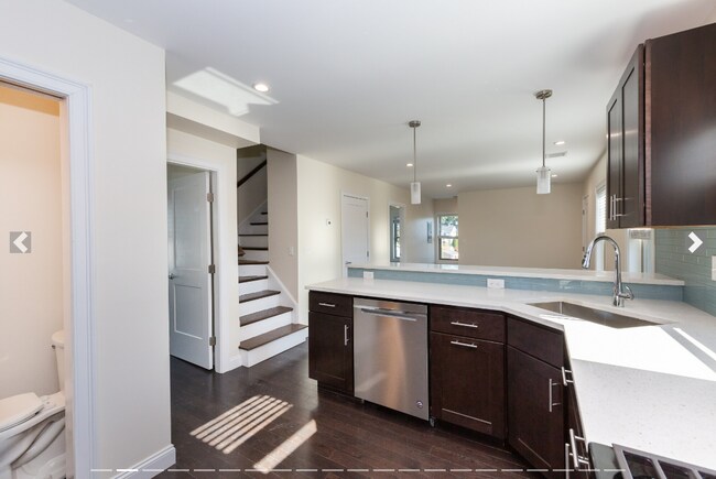 39 Harvard St, Unit 1 in Medford, MA - Foto de edificio - Building Photo