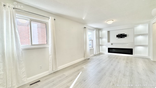 property at 1634 Fairfield Cres