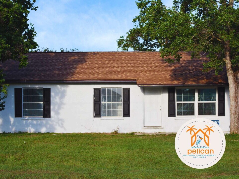 5374 Chatham Ave in Pensacola, FL - Building Photo