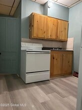860 Eastern Ave in Schenectady, NY - Building Photo - Building Photo