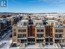 20 Lytham Grn Cir in Newmarket, ON - Building Photo