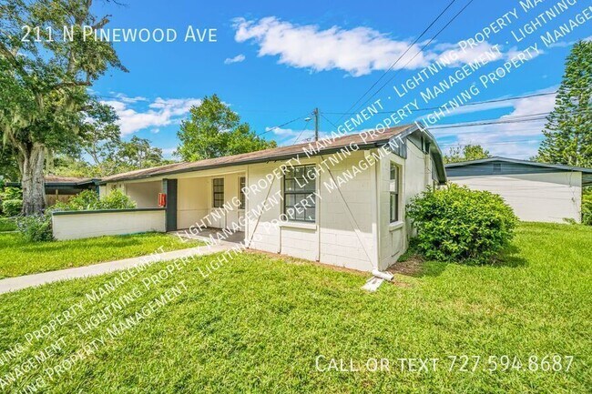 211 N Pinewood Ave in Brandon, FL - Building Photo - Building Photo