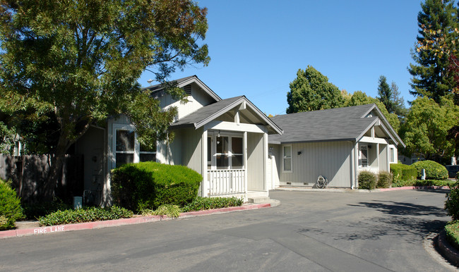 47 Lark Center Dr in Santa Rosa, CA - Building Photo - Building Photo