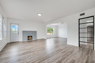 1736 SW 9th St, Unit 1738 in Miami, FL - Building Photo