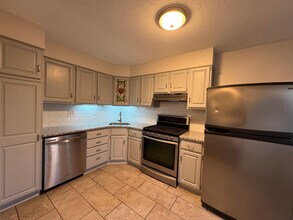 12425 Dunks Ferry Rd in Philadelphia, PA - Building Photo - Building Photo