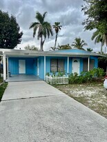 1069 Sperling Ave in Naples, FL - Building Photo
