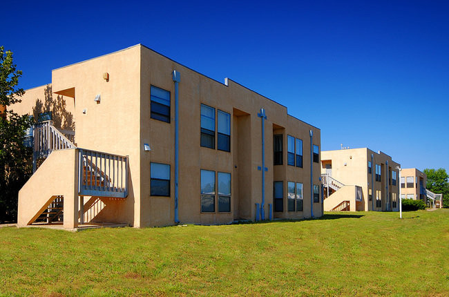 Gallinas Valley in Las Vegas, NM - Foto de edificio - Building Photo