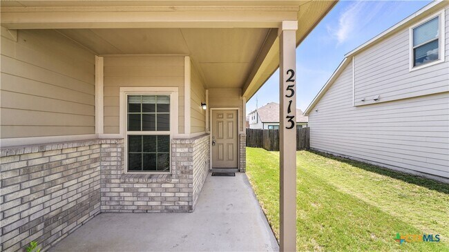 2513 Marty Way in Seguin, TX - Building Photo - Building Photo