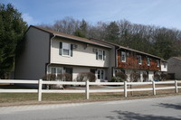 The Village at Killingly in Dayville, CT - Foto de edificio - Building Photo