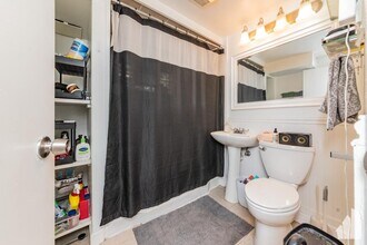 1456 W Irving Park Rd in Chicago, IL - Building Photo - Building Photo