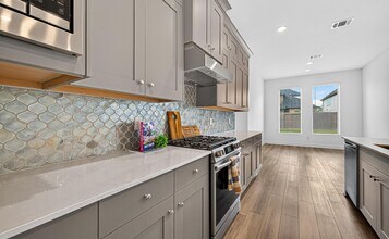 31307 Hastings Creek Ln in Fulshear, TX - Foto de edificio - Building Photo