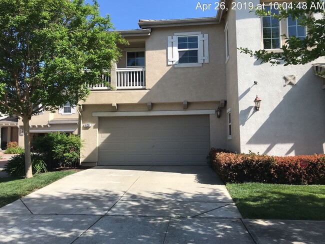 620 Candela Cir in Sacramento, CA - Building Photo - Building Photo