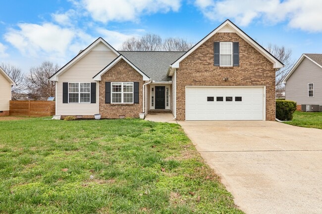 3817 Roscommon Way in Clarksville, TN - Building Photo - Building Photo