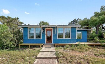18502 E Lakeview Dr in Jonestown, TX - Building Photo