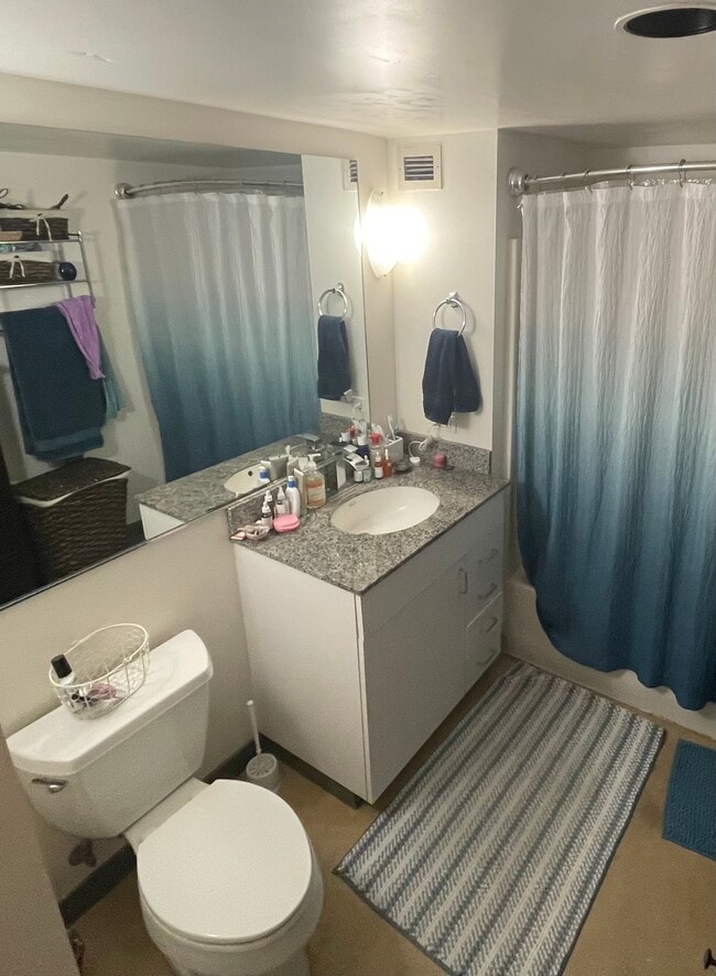 425 W Beech St, Unit 956 in San Diego, CA - Foto de edificio - Building Photo