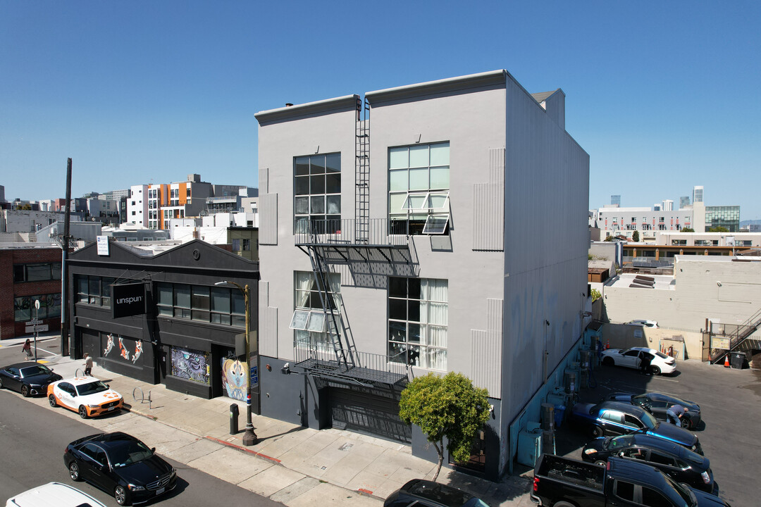 385 10th St in San Francisco, CA - Building Photo