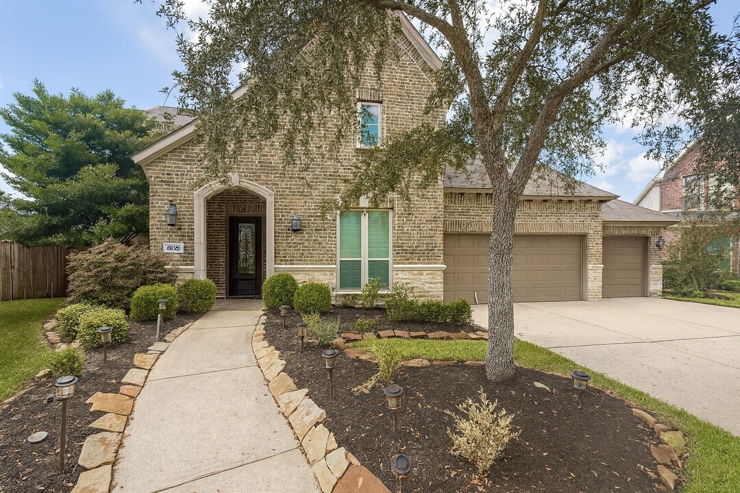 9702 Caldwell Way in Missouri City, TX - Building Photo