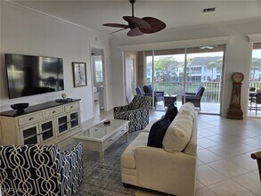 5095 Yacht Harbor Dr in Naples, FL - Building Photo - Building Photo