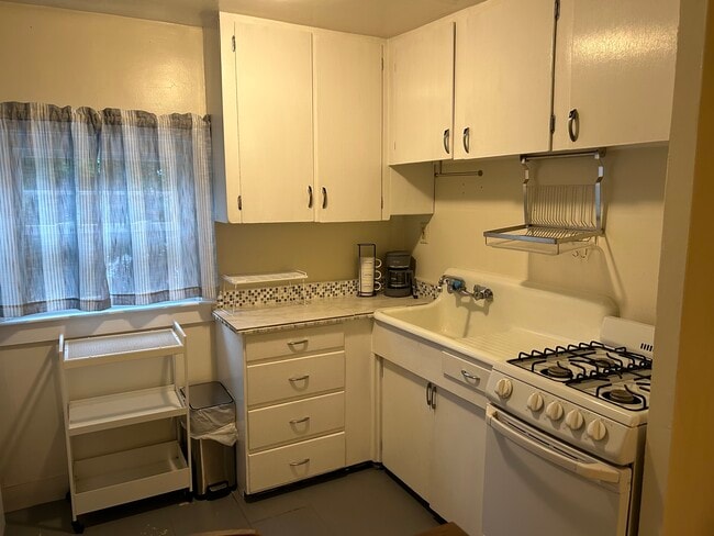 20 William St, Unit 2R in Fairhaven, MA - Building Photo - Building Photo