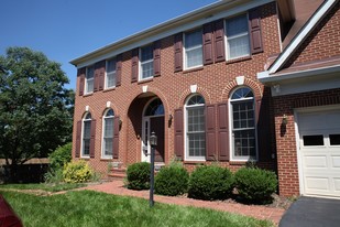 4700 Rippling Pond Dr, Unit 4700 Rippling Pond Dr. in Fairfax, VA - Building Photo