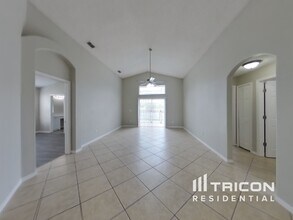 7632 Hidden Cypress Dr in Orlando, FL - Building Photo - Building Photo