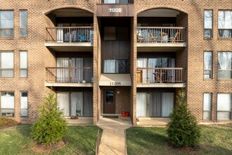 Chestnut Grove Condominiums in Reston, VA - Building Photo - Building Photo