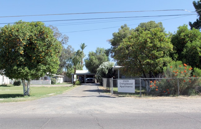 2928 W Orangewood Ave in Phoenix, AZ - Building Photo - Building Photo