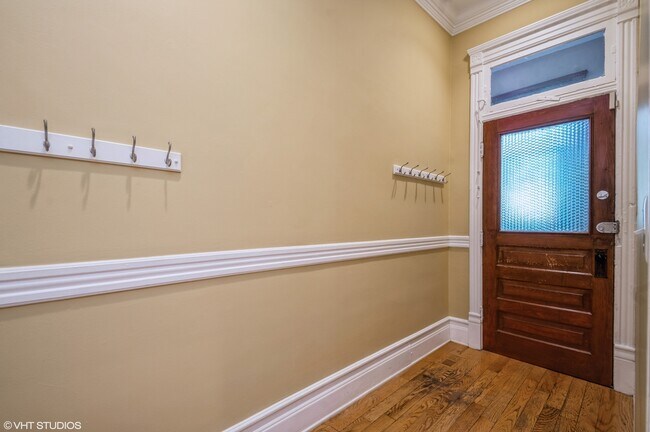 927 W Newport Ave in Chicago, IL - Building Photo - Building Photo