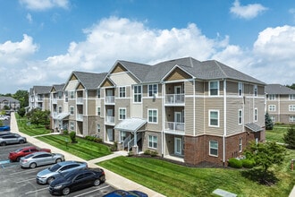 Residences on Ronald Reagan in Avon, IN - Foto de edificio - Building Photo
