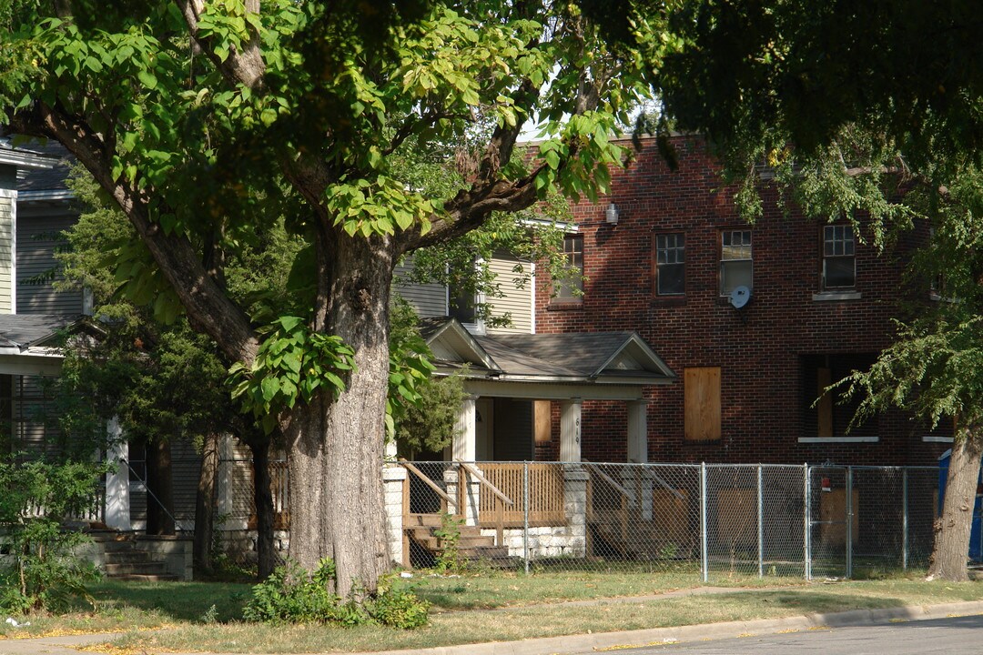 617 N Topeka St in Wichita, KS - Foto de edificio