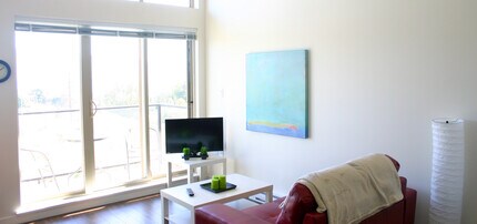 1415 Summit Dr in Kamloops, BC - Building Photo - Building Photo