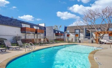 7913 N Harwood Rd in North Richland Hills, TX - Building Photo - Building Photo