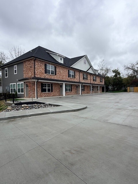 311 Cainsville Rd in Lebanon, TN - Foto de edificio - Building Photo