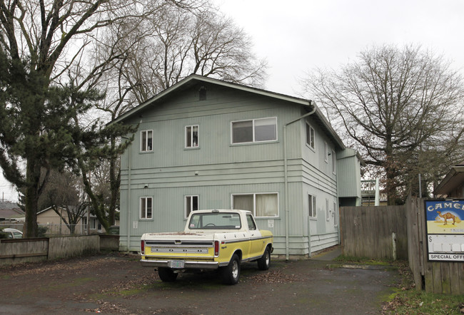 901 S Willamette St in Newberg, OR - Foto de edificio - Building Photo