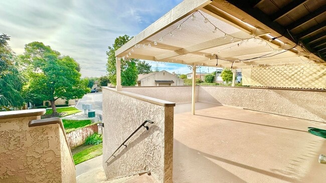 328 Ivy Terrace in Fallbrook, CA - Building Photo - Building Photo