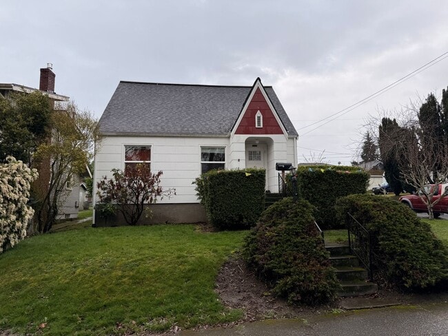 property at 1700 Humboldt St