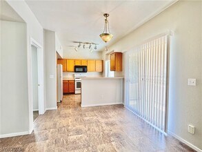 6801 Squaw Mountain Dr in Las Vegas, NV - Building Photo - Building Photo
