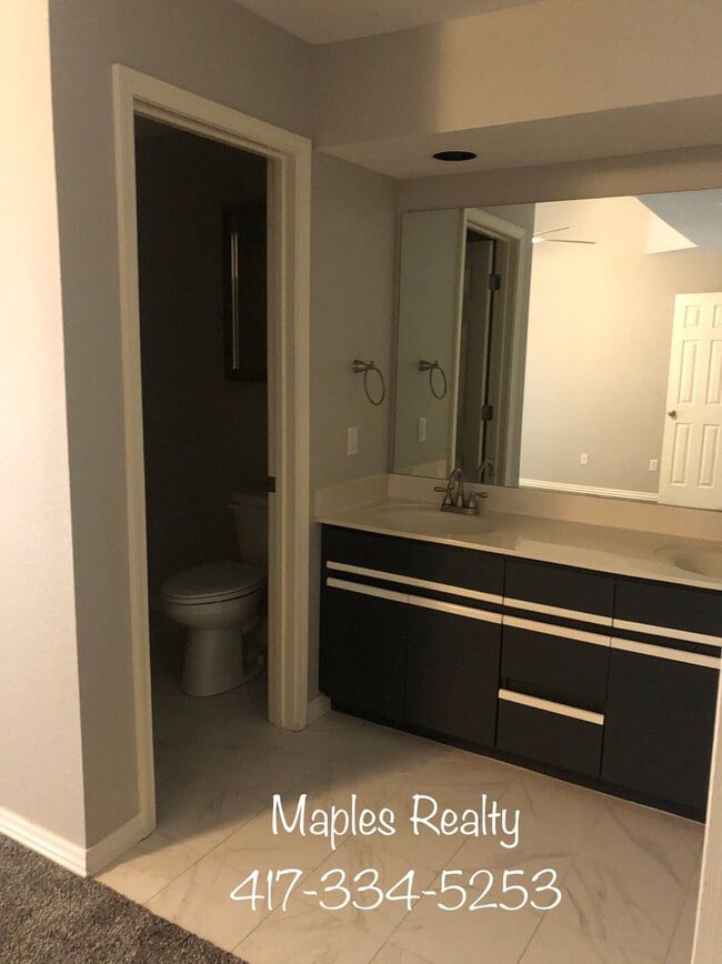 property at 33 Golfshores Dr
