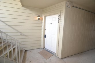 11201 Lynbrook Dr-Unit -3807 in Houston, TX - Building Photo - Building Photo
