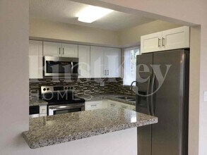 1785 SW 43rd Ave in Fort Lauderdale, FL - Building Photo - Building Photo