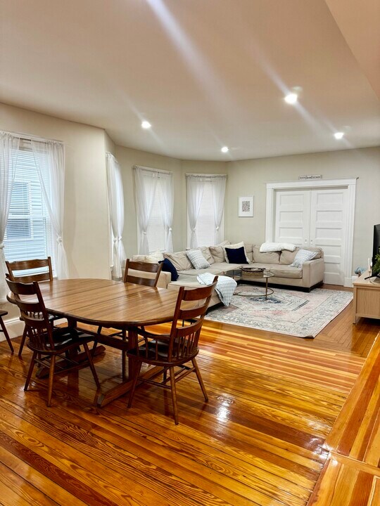 20 Taft St, Unit 1 in Boston, MA - Building Photo