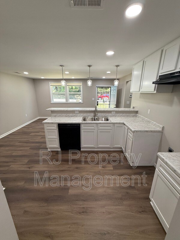 2429 Corry Rd in Memphis, TN - Building Photo - Building Photo