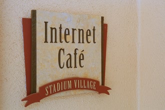 The Residences at Stadium Village in Surprise, AZ - Foto de edificio - Building Photo