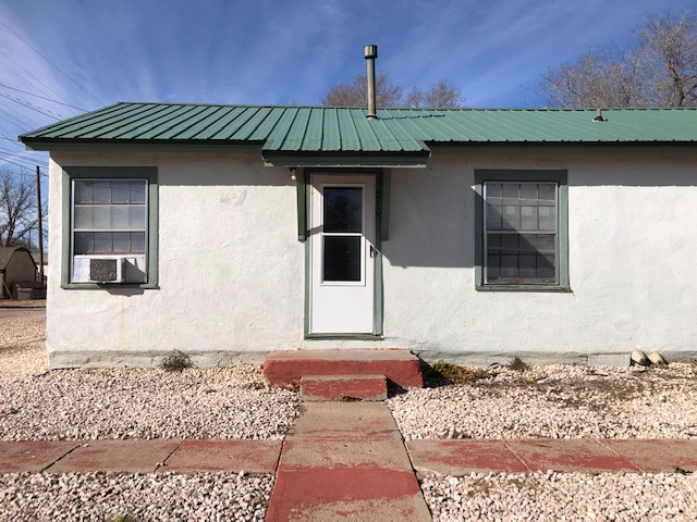 210 W 9th St in Portales, NM - Building Photo