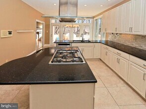1307 Stamford Way in Reston, VA - Building Photo - Building Photo