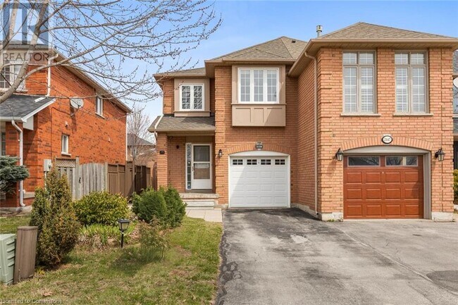 2149 Shorncliffe Blvd in Oakville, ON - Building Photo - Building Photo