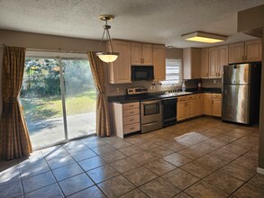 1942 Mediamolle Dr in New Orleans, LA - Foto de edificio - Building Photo