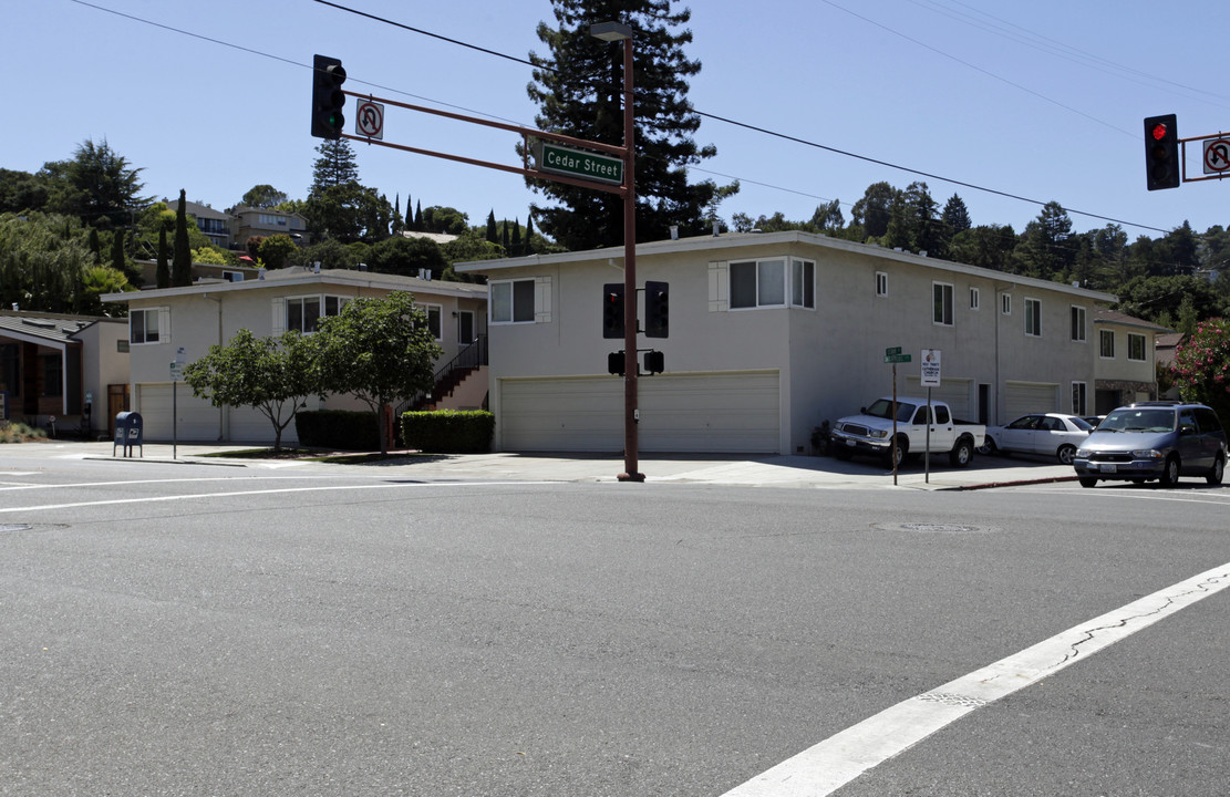 Bel Air Apartments in San Carlos, CA - Foto de edificio