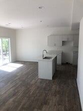 16067 Garden Pky in Basehor, KS - Building Photo - Building Photo